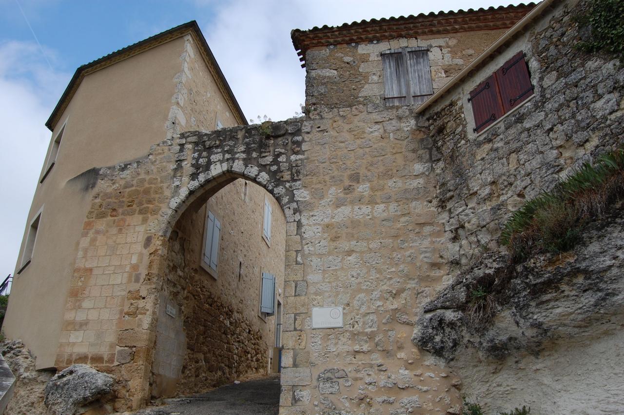 La porte de l'Hérisson, XIIIe s.